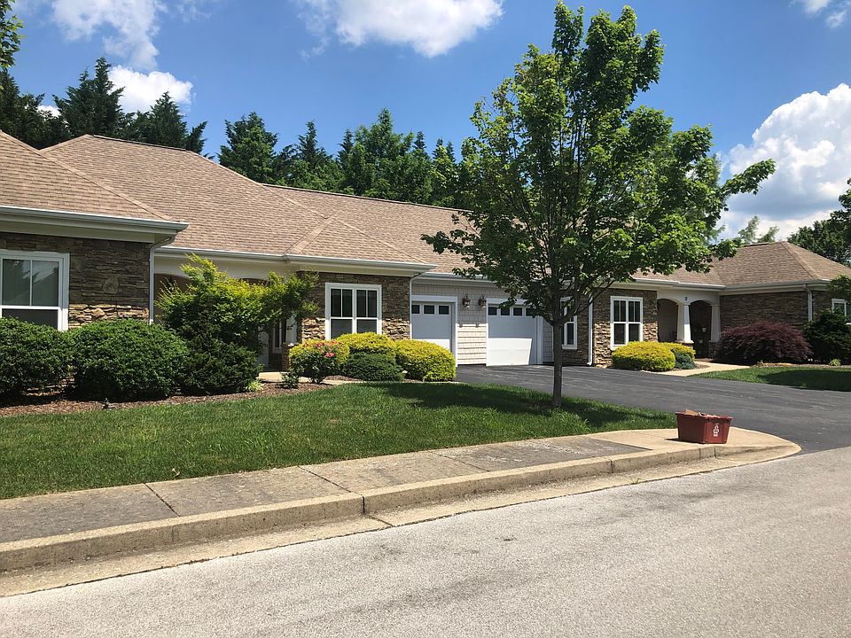 1st image of 211 University Pkwy