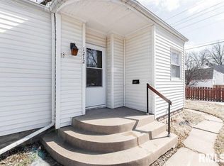 1212 27th St, Moline, IL 61265