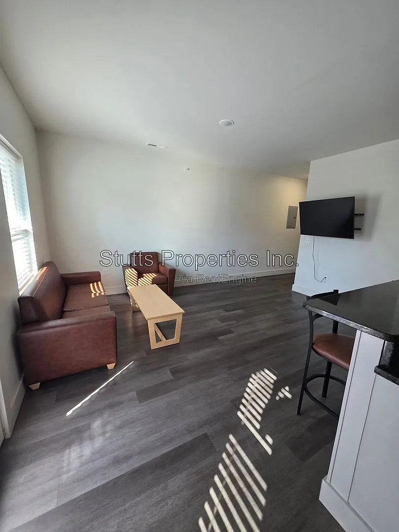 2 bed, 2.0 bath, $995 — Photo 3
