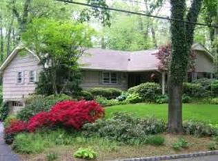 97 N Rockledge Dr, Livingston, NJ