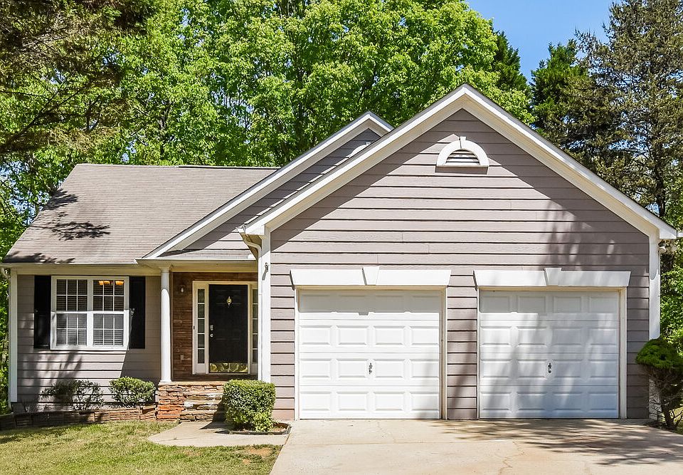 1st image of 208 Pebble Creek Ct