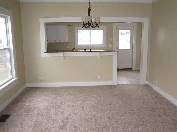 4th image of 141 W Sugartree St