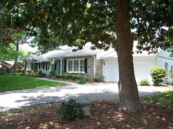 25 9th Ave NE, Hickory, NC 28601