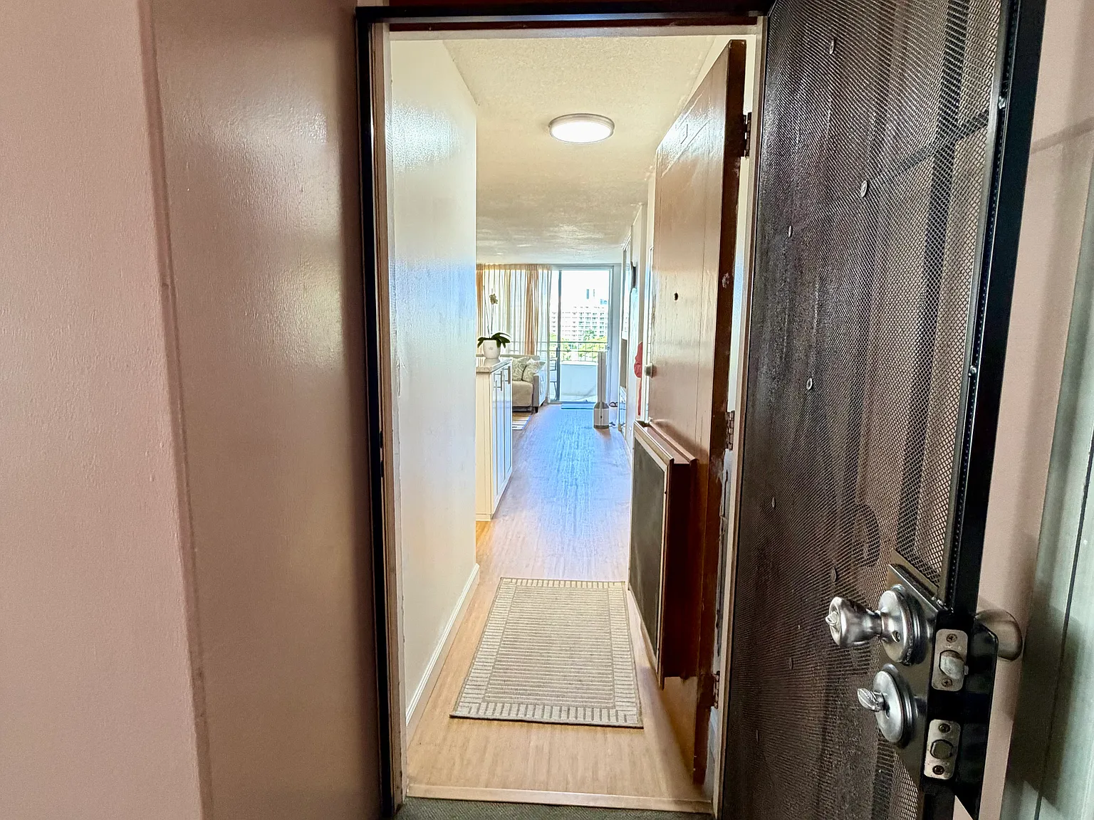 2 bed, 825 sqft, $2,000 — Photo 2