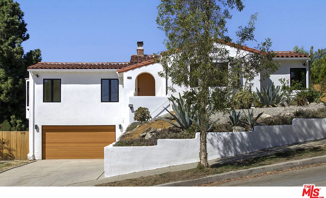 2 bed, 1.5 bath, 1345 sqft, $6,500 — Photo 1