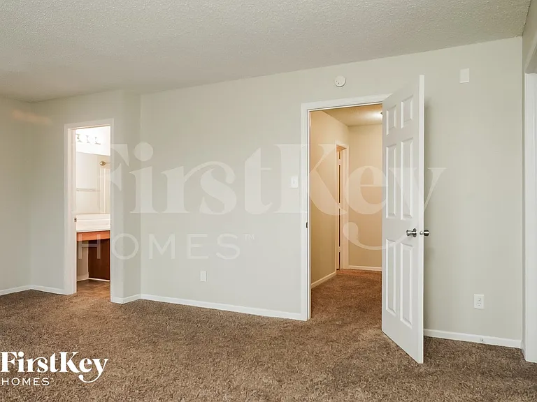 6140 Monteo Dr — Photo 8
