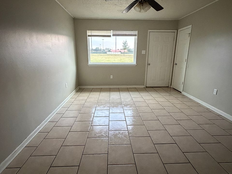 2nd image of 1335 Bean St