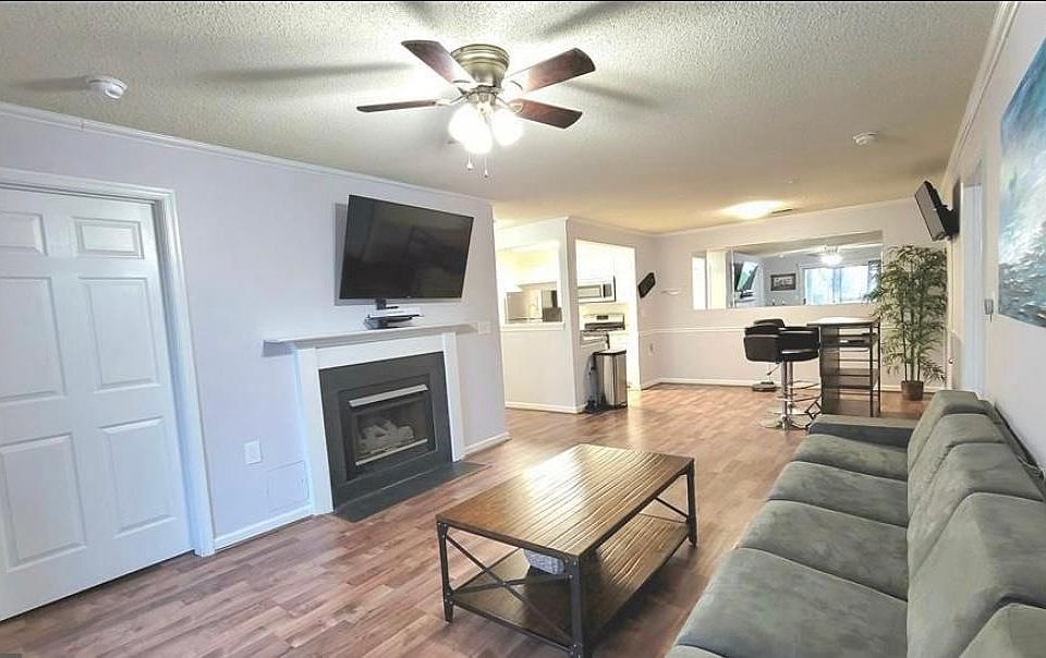 1st image of 10010 Vanderbilt Cir APT 2