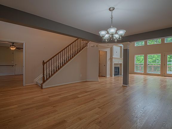 4th image of 1463 Twinridge Way