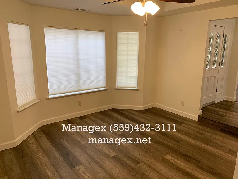 515 E Braddock Dr — Photo 2