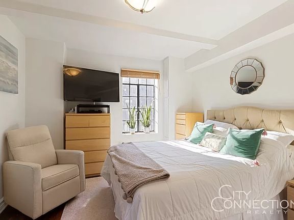 5th image of 5 Tudor City Pl APT 1205