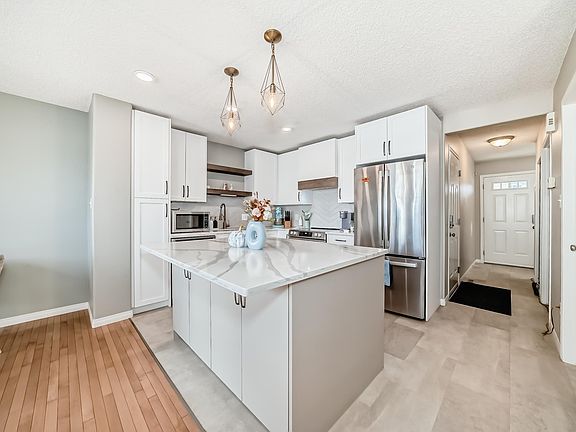 5th image of 70 Chestermere Way