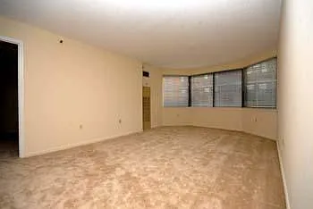 Mount Vernon Plaza — Photo 10