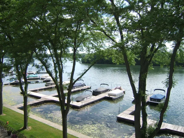 3405 Browns Lake Dr S, Burlington, WI 53105