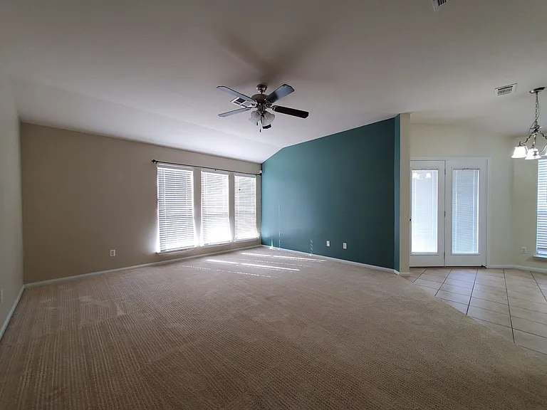 6304 Taree Loop — Photo 13
