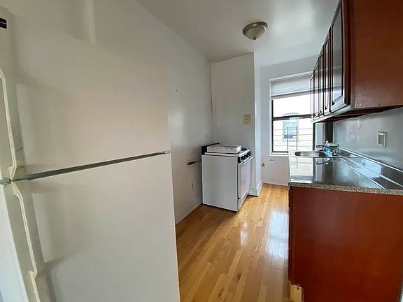 5th image of 565 W 139th St APT 61