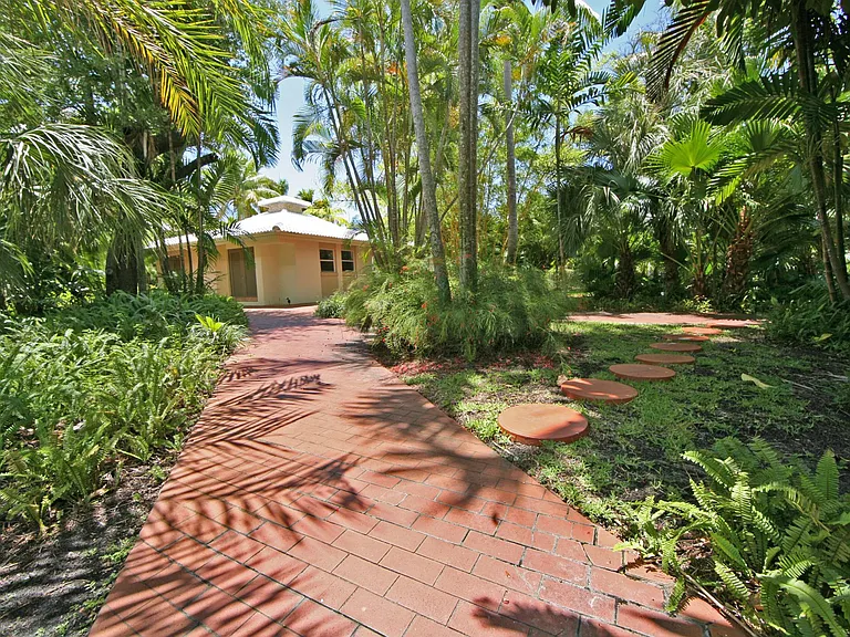 STEP INSIDE A TROPICAL ESCAPE