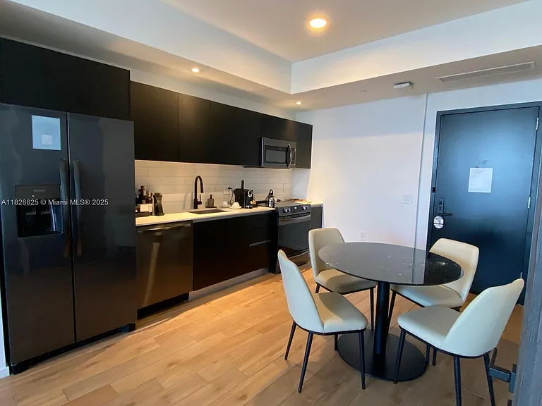 398 NE 5th St #2910 — Photo 3