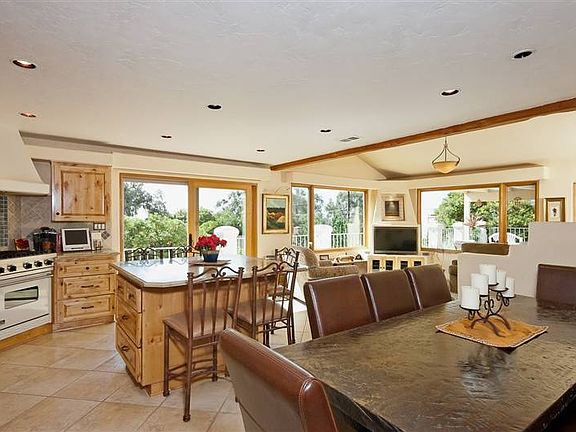 4th image of 1643 Brodiea Ave