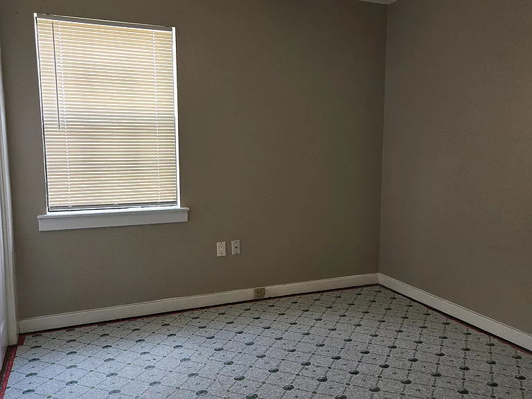 127 Hunt Club Ct — Photo 9