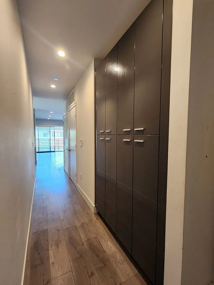 2 bed, 2.0 bath, 1100 sqft, $3,795 — Photo 3
