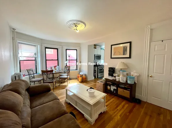 42 Cedar St #1, Somerville, MA 02143