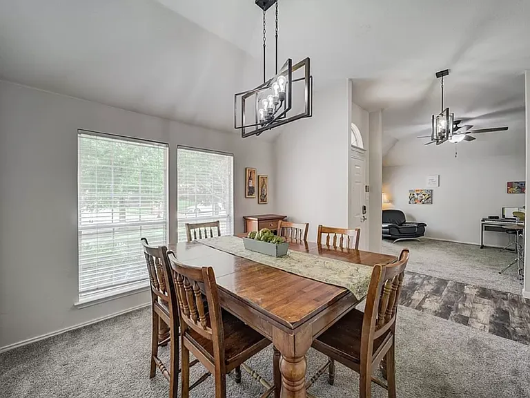5558 Mesa Verde Ct — Photo 12