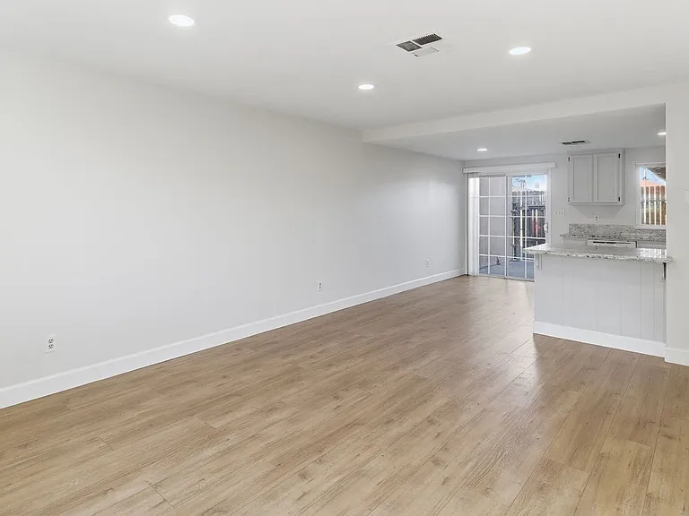 817 Quail Ln #14 — Photo 9