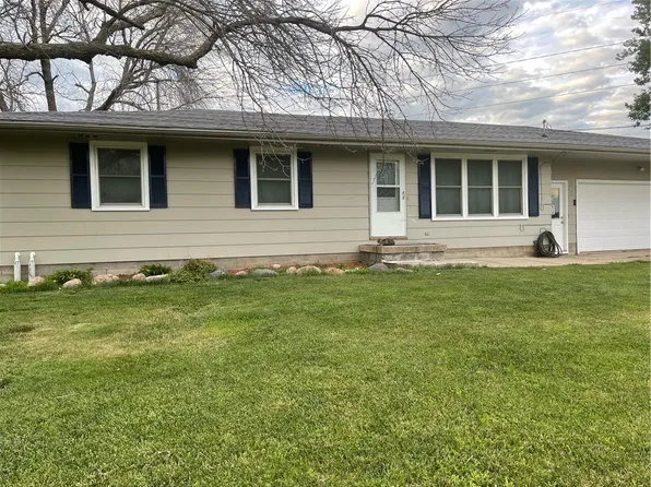 33069 Finestead Dr, Granger, IA 50109