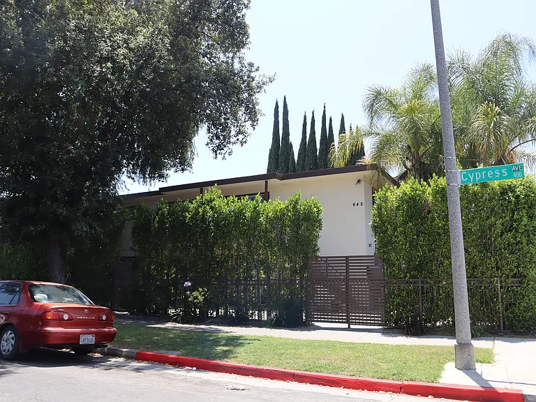 642 N Orange Grove Blvd #7 — Photo 12