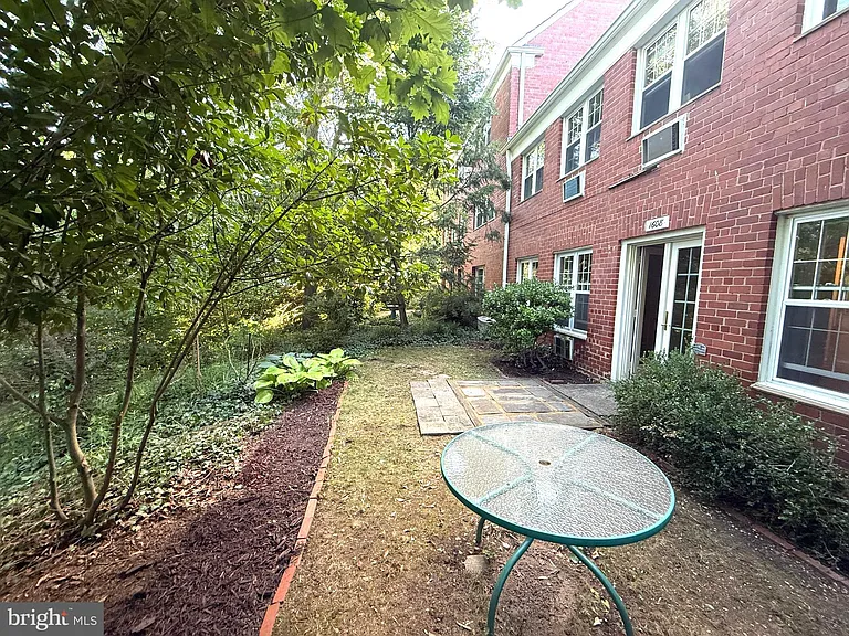 1608 Mount Eagle Pl — Photo 2