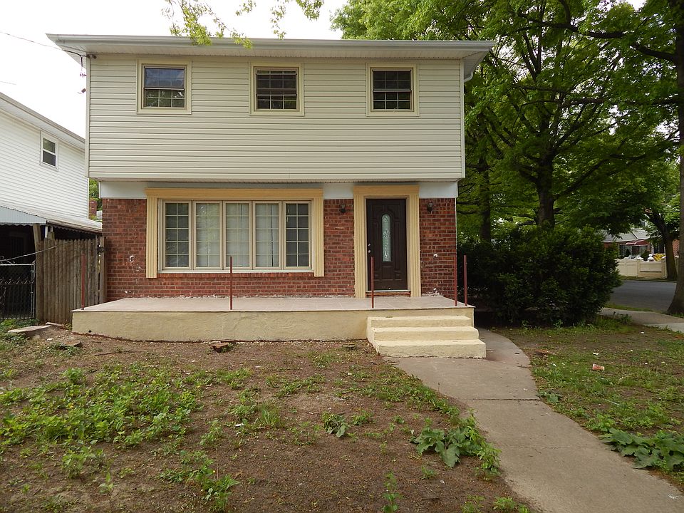 1st image of 78 110 Ave. Saint Albans