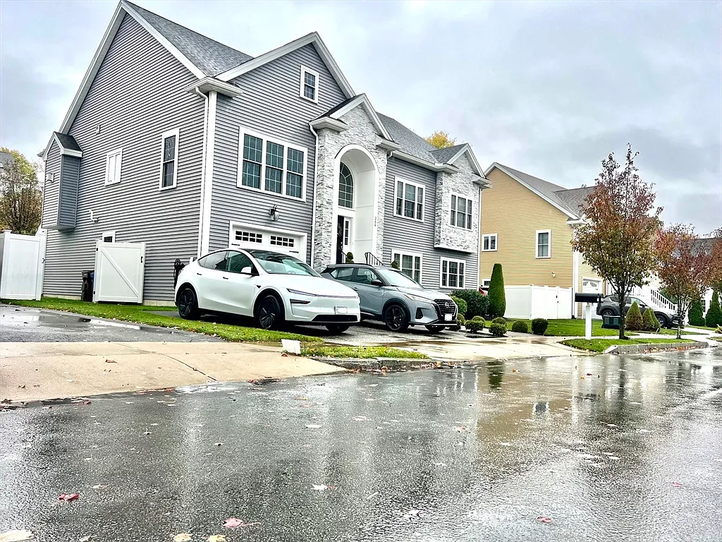3 bed, 2.0 bath, 2000 sqft, $5,500 — Photo 3