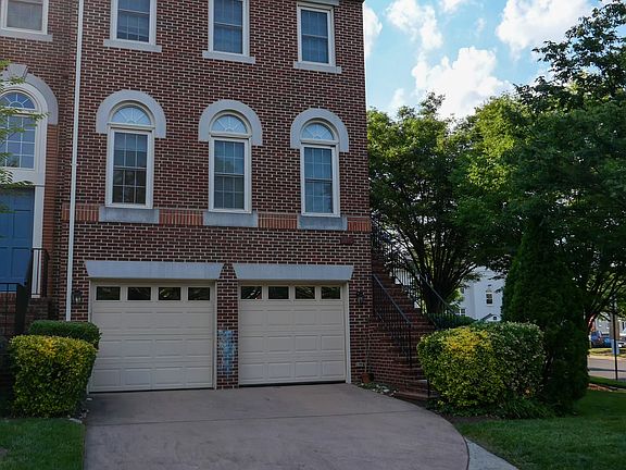 2nd image of 3846 Charles Ave
