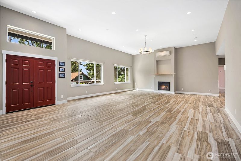5th image of 10622 55th Avenue S