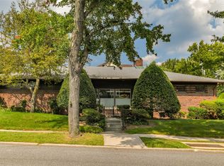 15715 35th Ave, Flushing, NY 11354