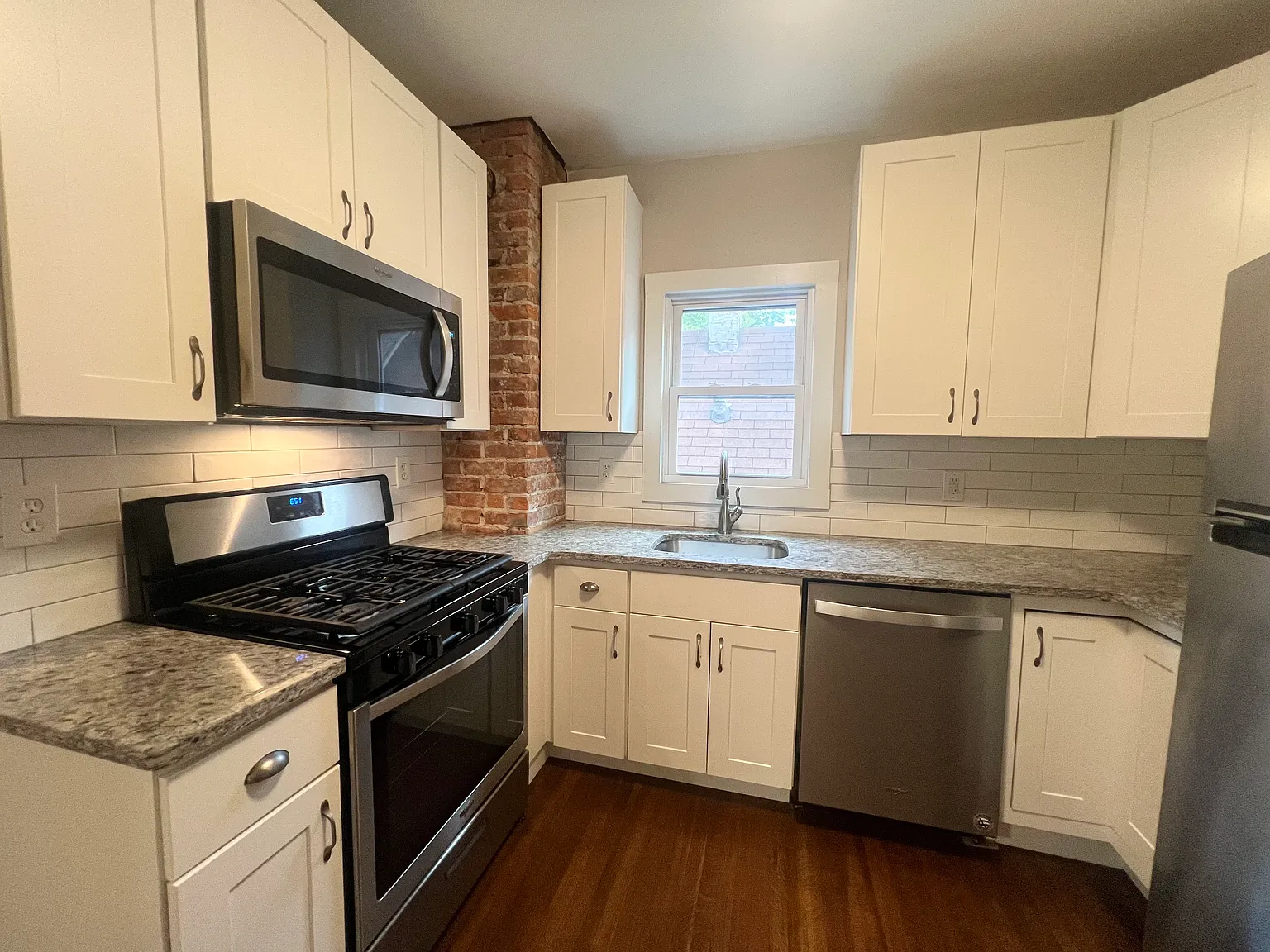 2 bed, 1000 sqft, $1,250 — Photo 1