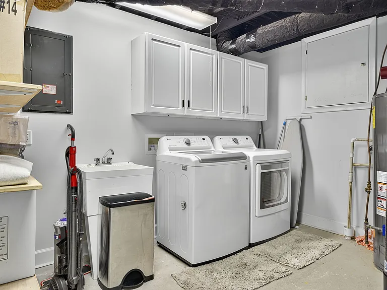 360 Elden Dr — Photo 23