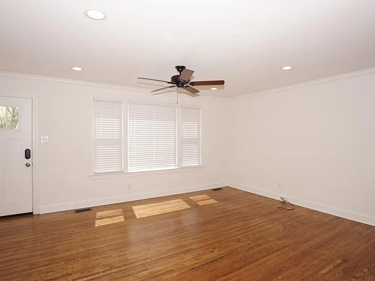 315 James Ave — Photo 7