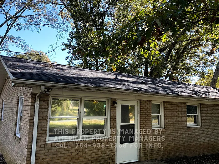3812 Vanderburg Dr