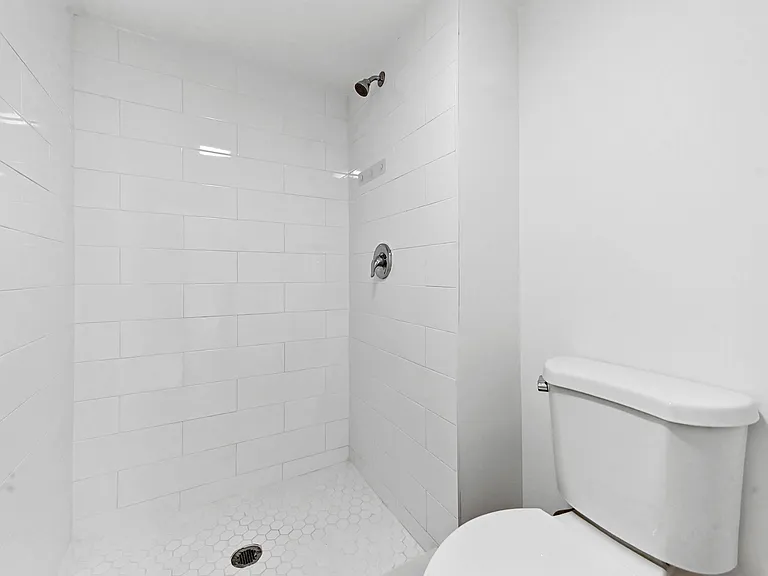825 Center St #12A — Photo 18