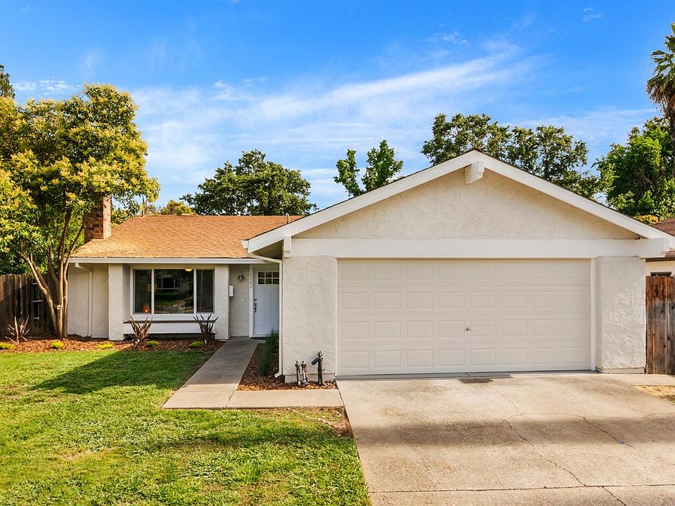 2nd image of 8062 Bayberry Ct