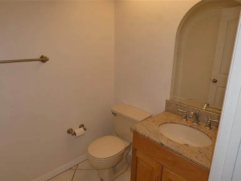 617 Segovia Ct NE — Photo 6