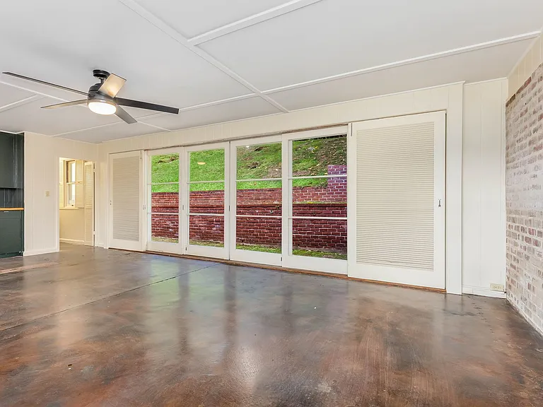 3310 Tantalus Dr #B — Photo 1