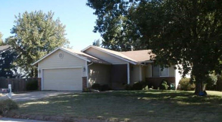 2nd image of 220 N Summitlawn St