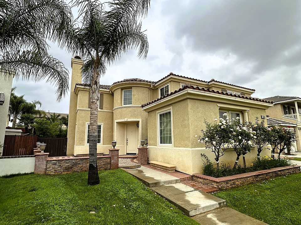 1st image of 36305 Clearwater Ct