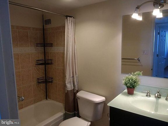 5th image of 118 Monroe St APT 608