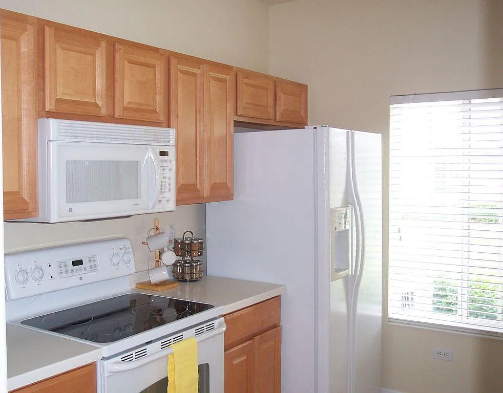 3 bed, 2.5 bath, 1200 sqft, $1,850 — Photo 4