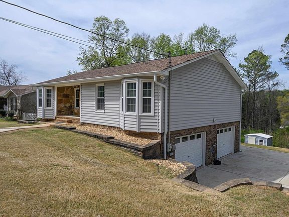 3rd image of 5621 Double Tree Cir