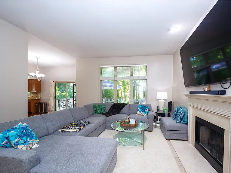 3481 Castlewood Ct — Photo 34